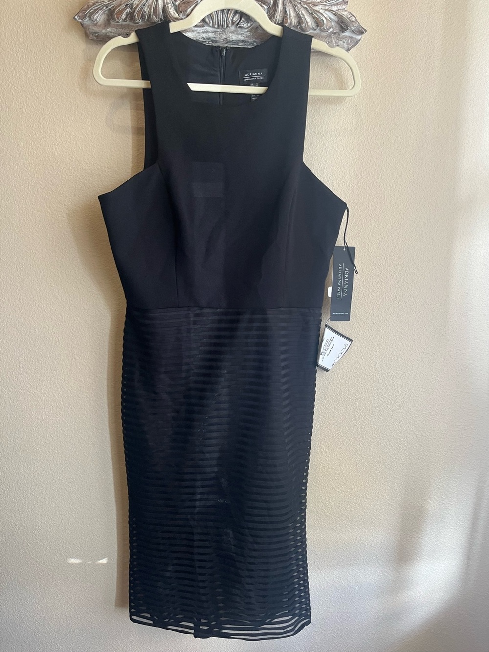 ADRIANNA PAPELL Black Sleeveless Sheath Dress